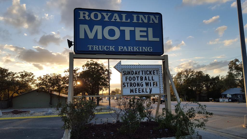 Royal Inn Early Екстериор снимка