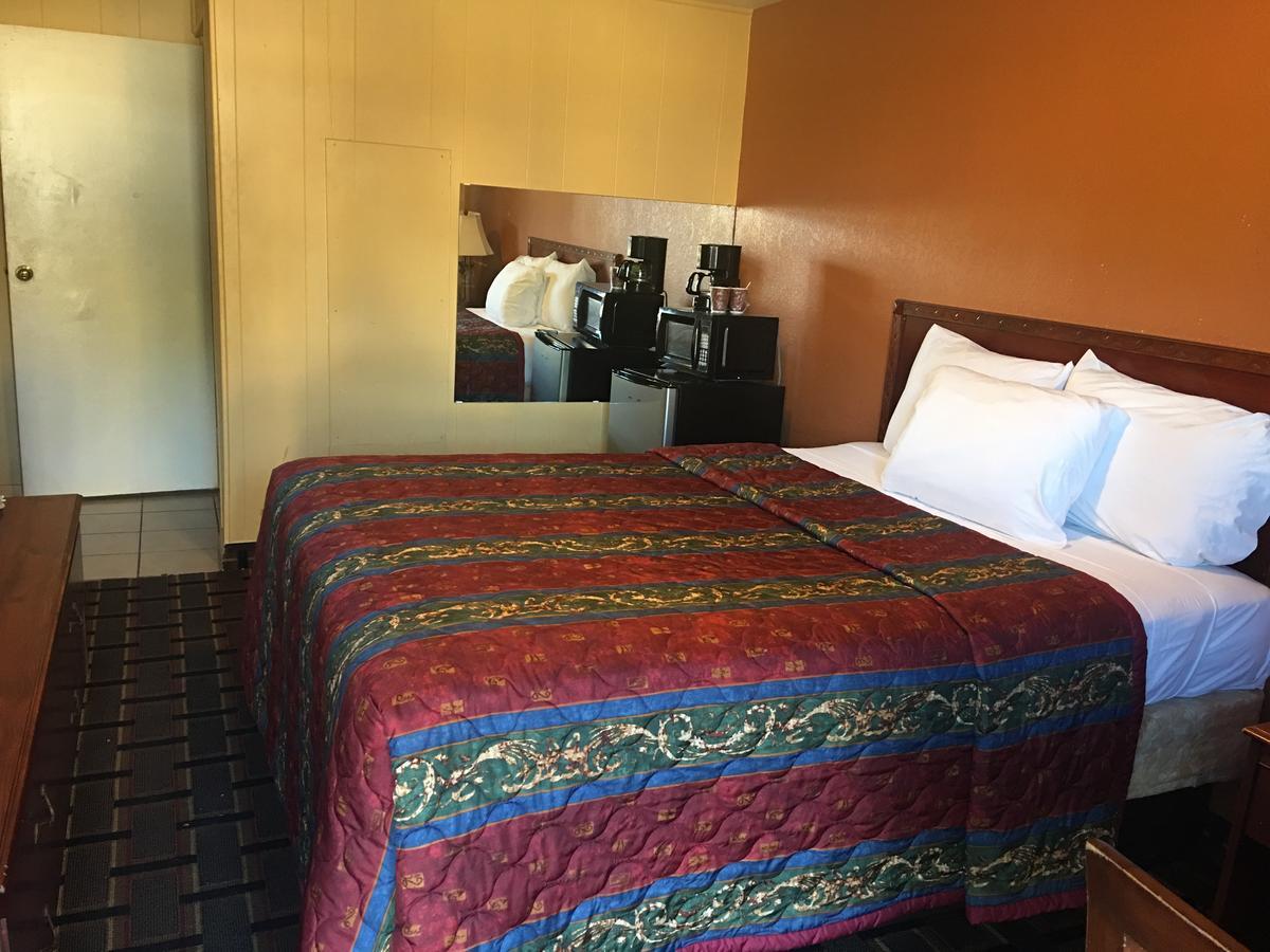 Royal Inn Early Екстериор снимка