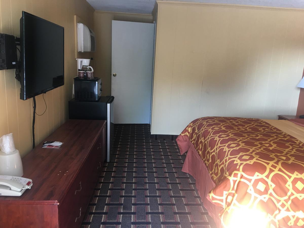 Royal Inn Early Екстериор снимка