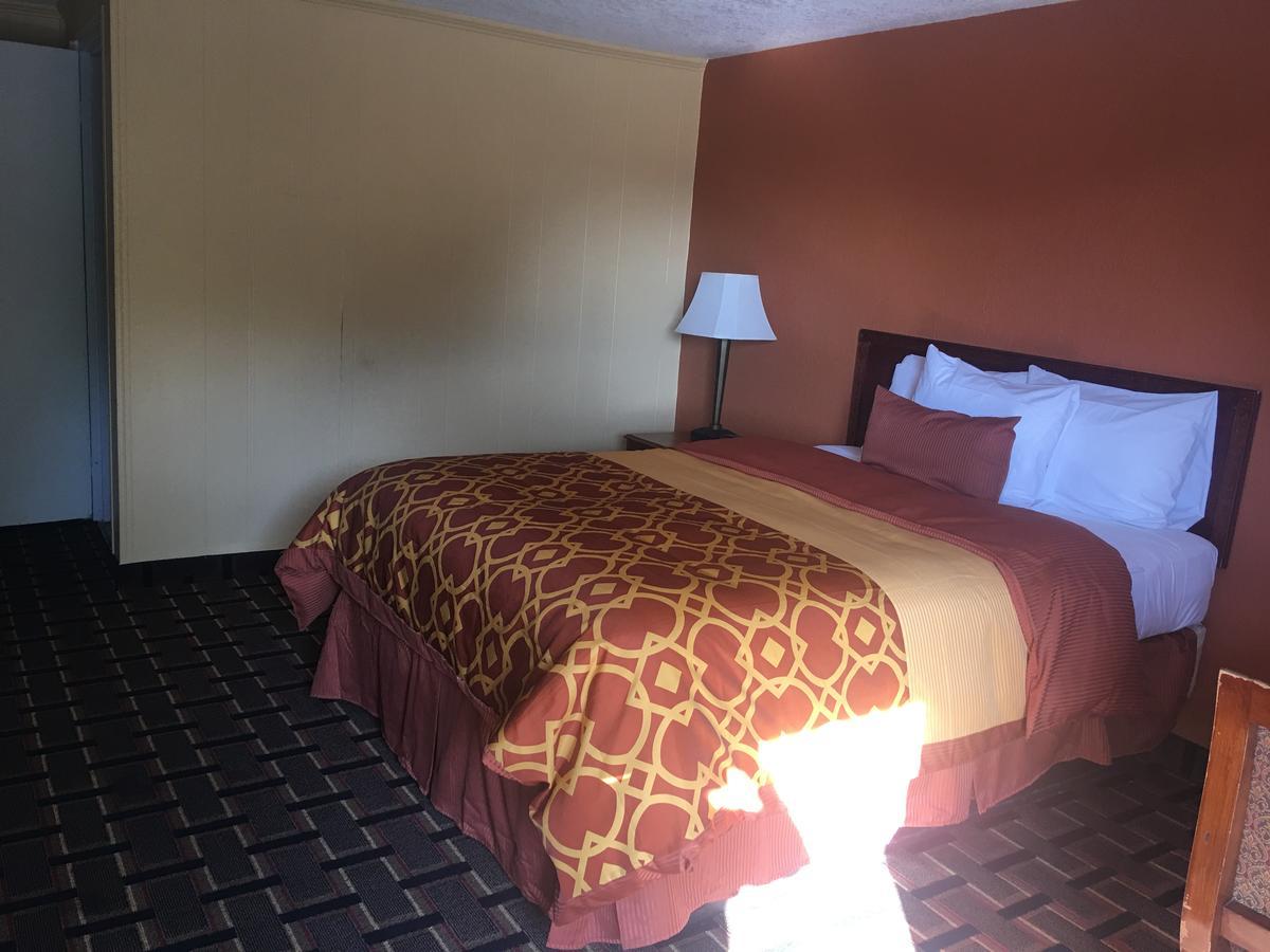 Royal Inn Early Екстериор снимка