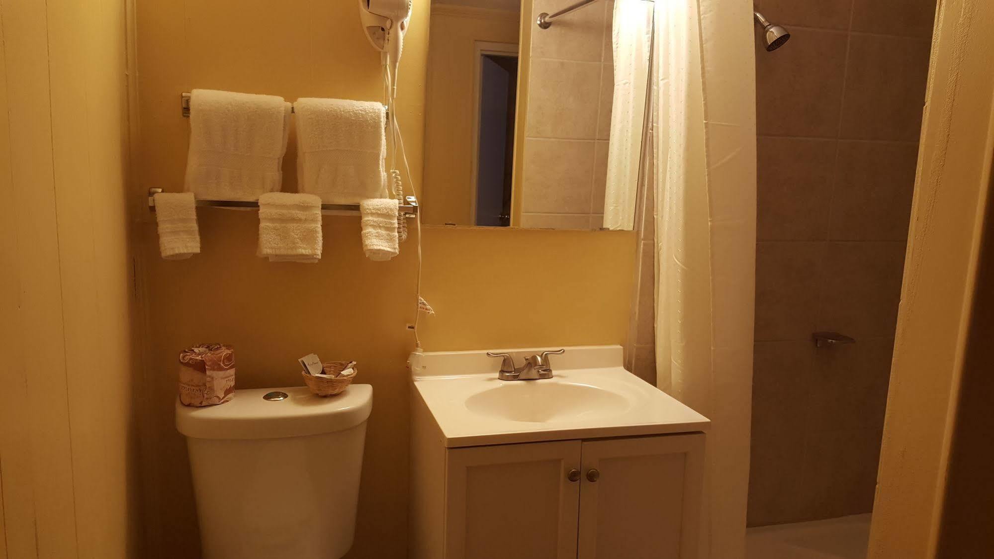 Royal Inn Early Екстериор снимка