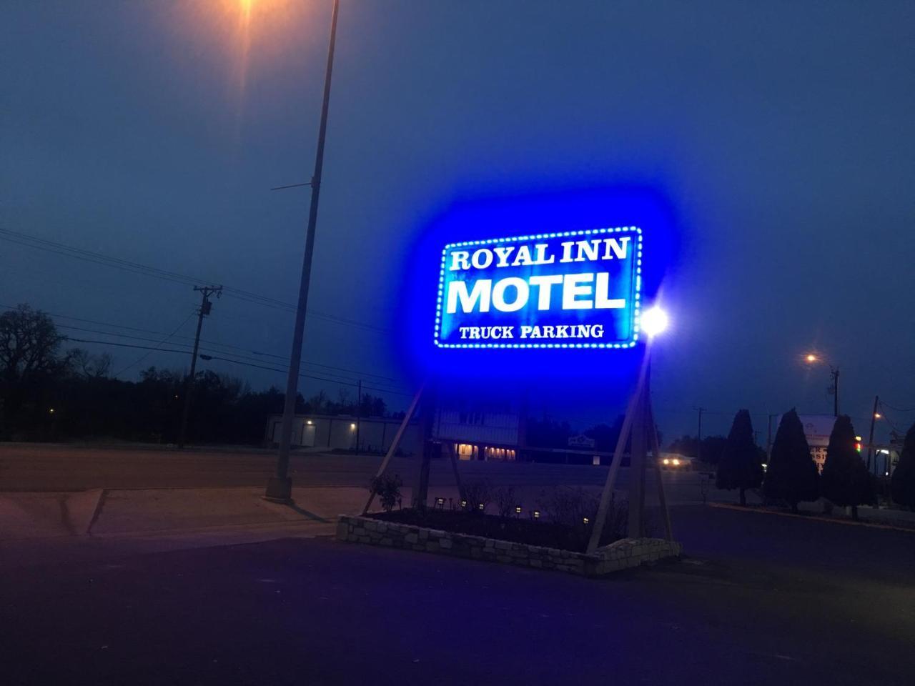 Royal Inn Early Екстериор снимка